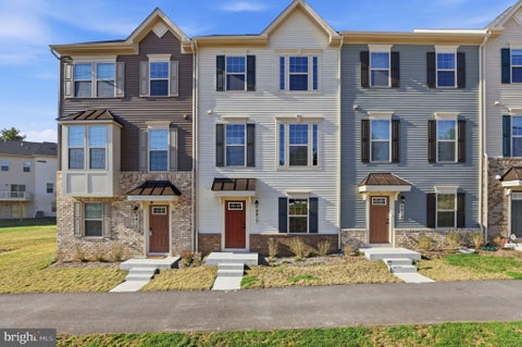 Townhouse For Sale - 9417 Tall Oaks Court<br/> MONTGOMERY VILLAGE, MD 20886