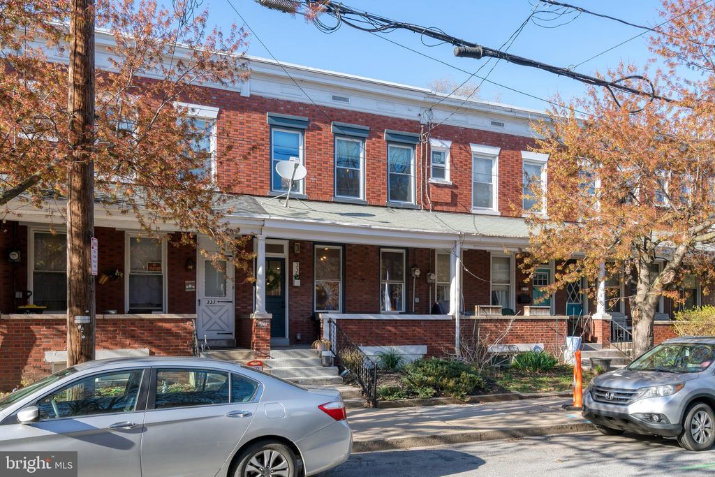 Photo of 335 E Frederick Street, LANCASTER, PA 17602 (MLS # PALA2065846)