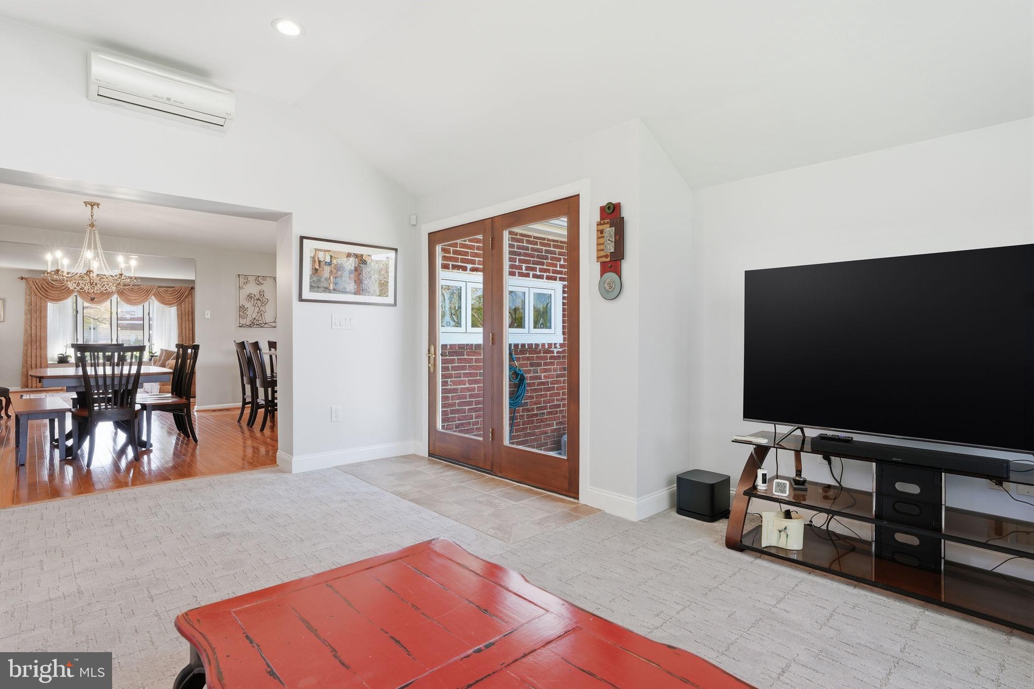 BRENTWOOD MANOR - Residential