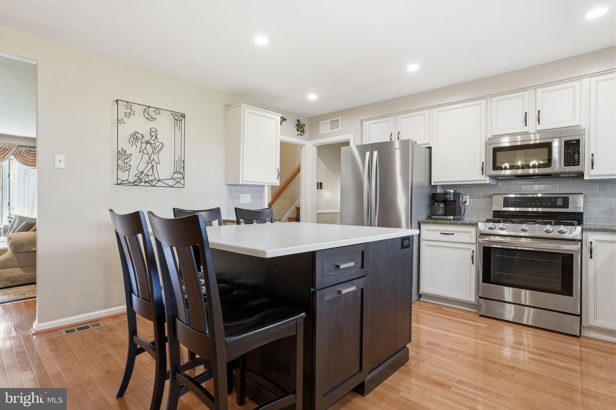 BRENTWOOD MANOR - Residential