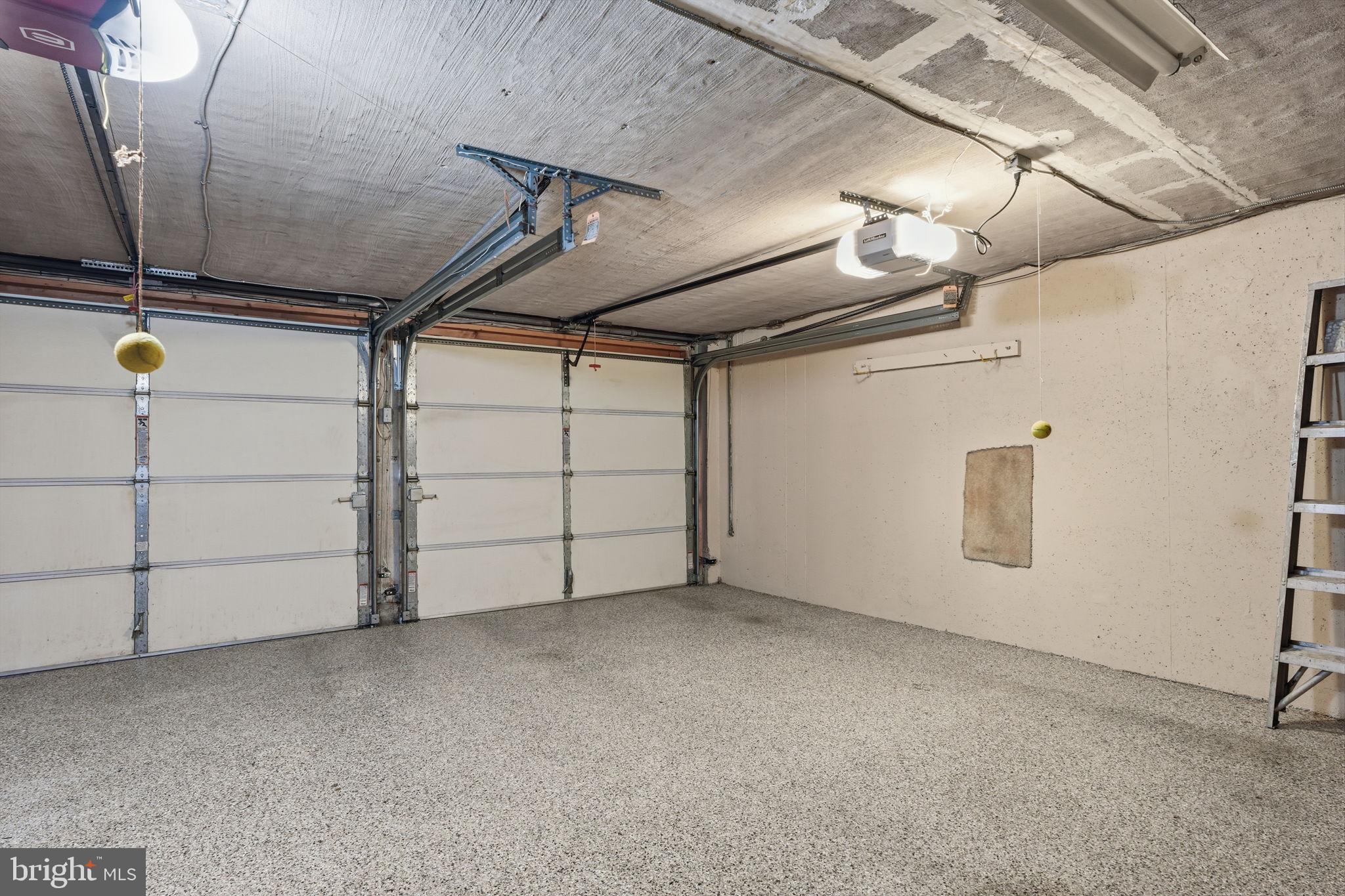 BRENTWOOD MANOR - Residential