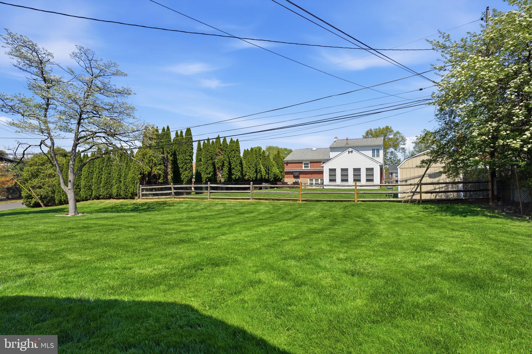 BRENTWOOD MANOR - Residential