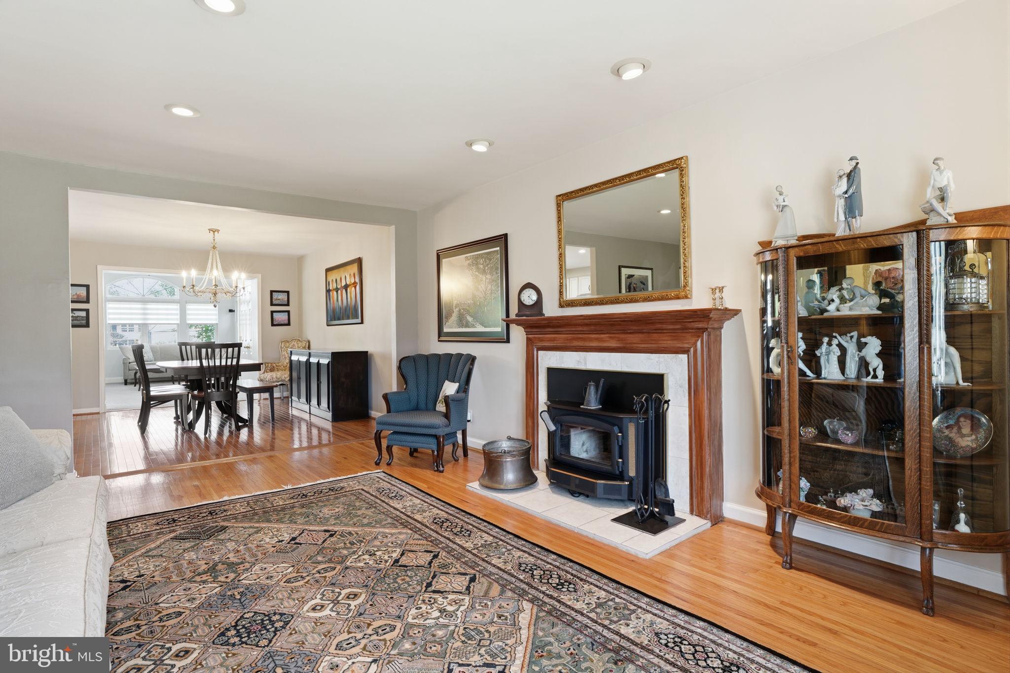 BRENTWOOD MANOR - Residential