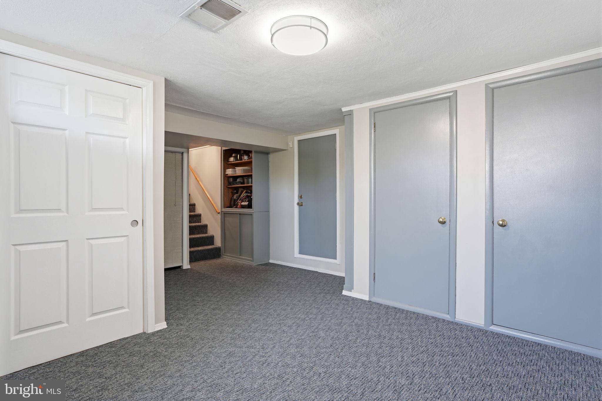 BRENTWOOD MANOR - Residential