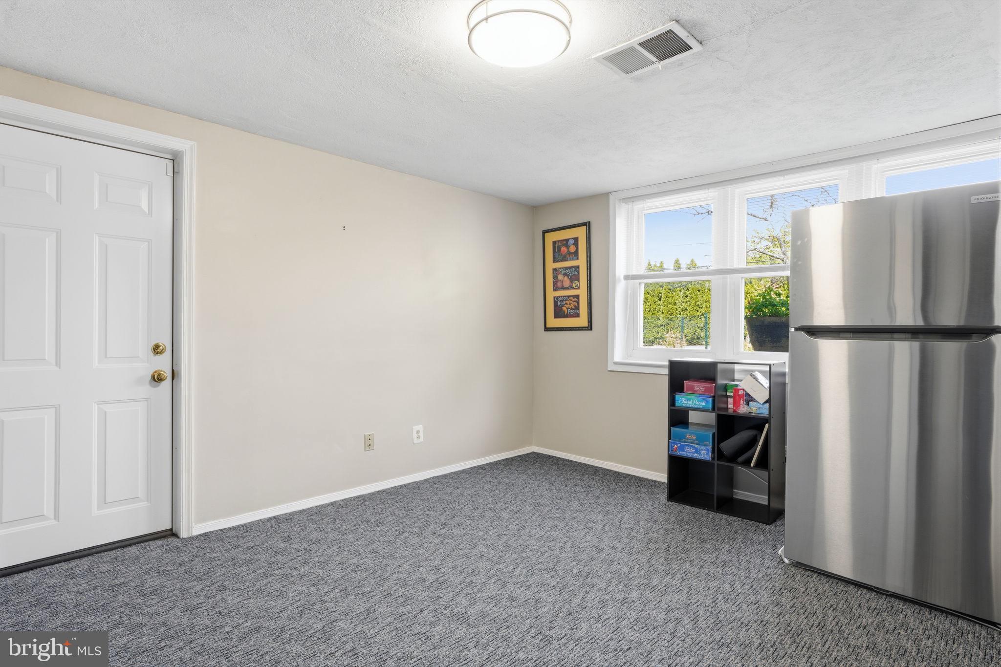 BRENTWOOD MANOR - Residential