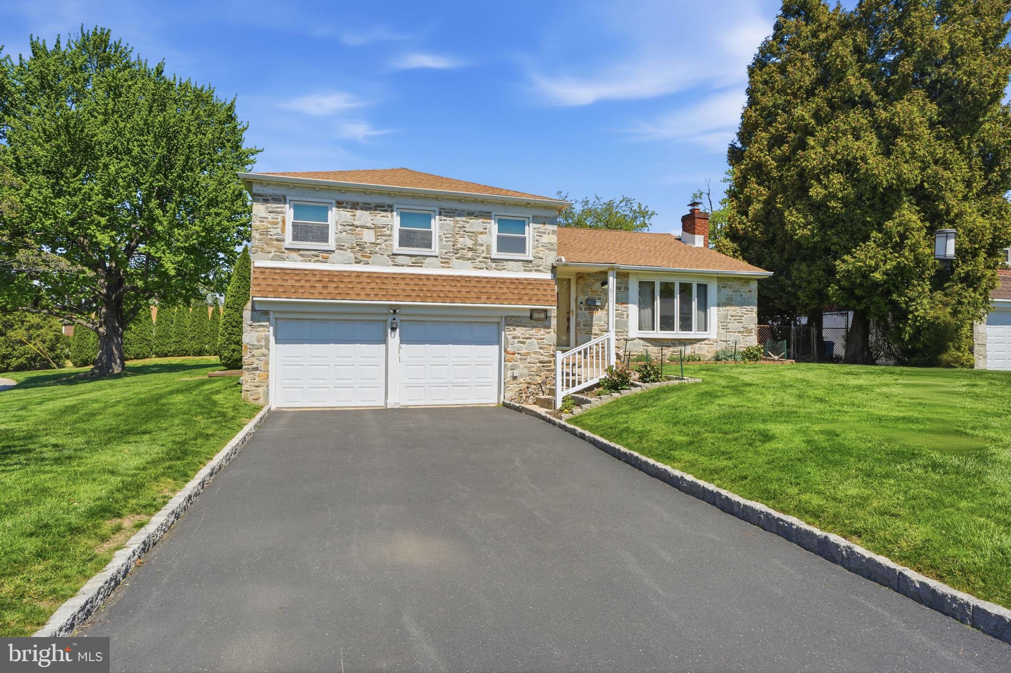 BRENTWOOD MANOR - Residential