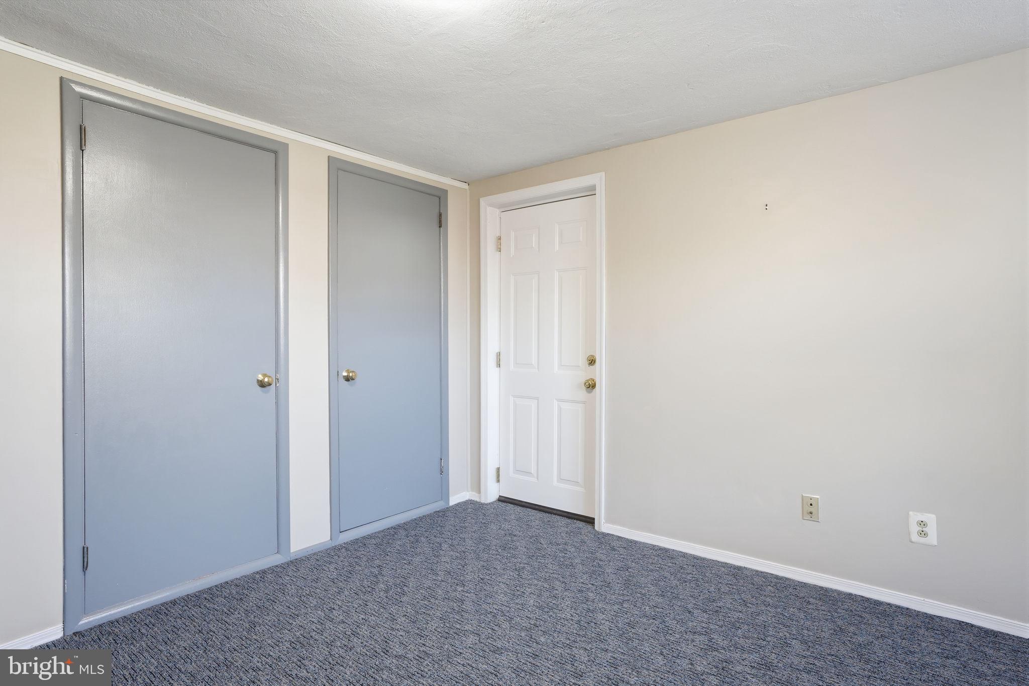 BRENTWOOD MANOR - Residential