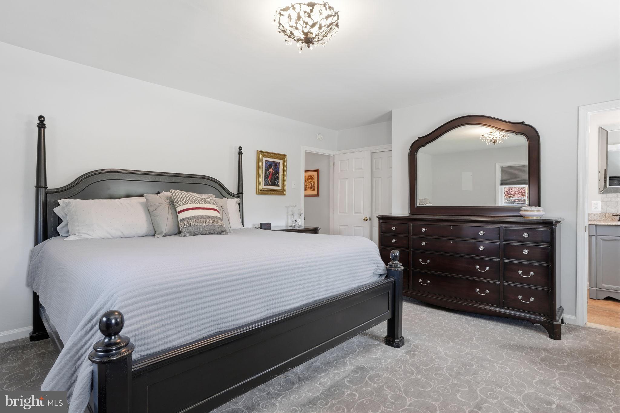 BRENTWOOD MANOR - Residential