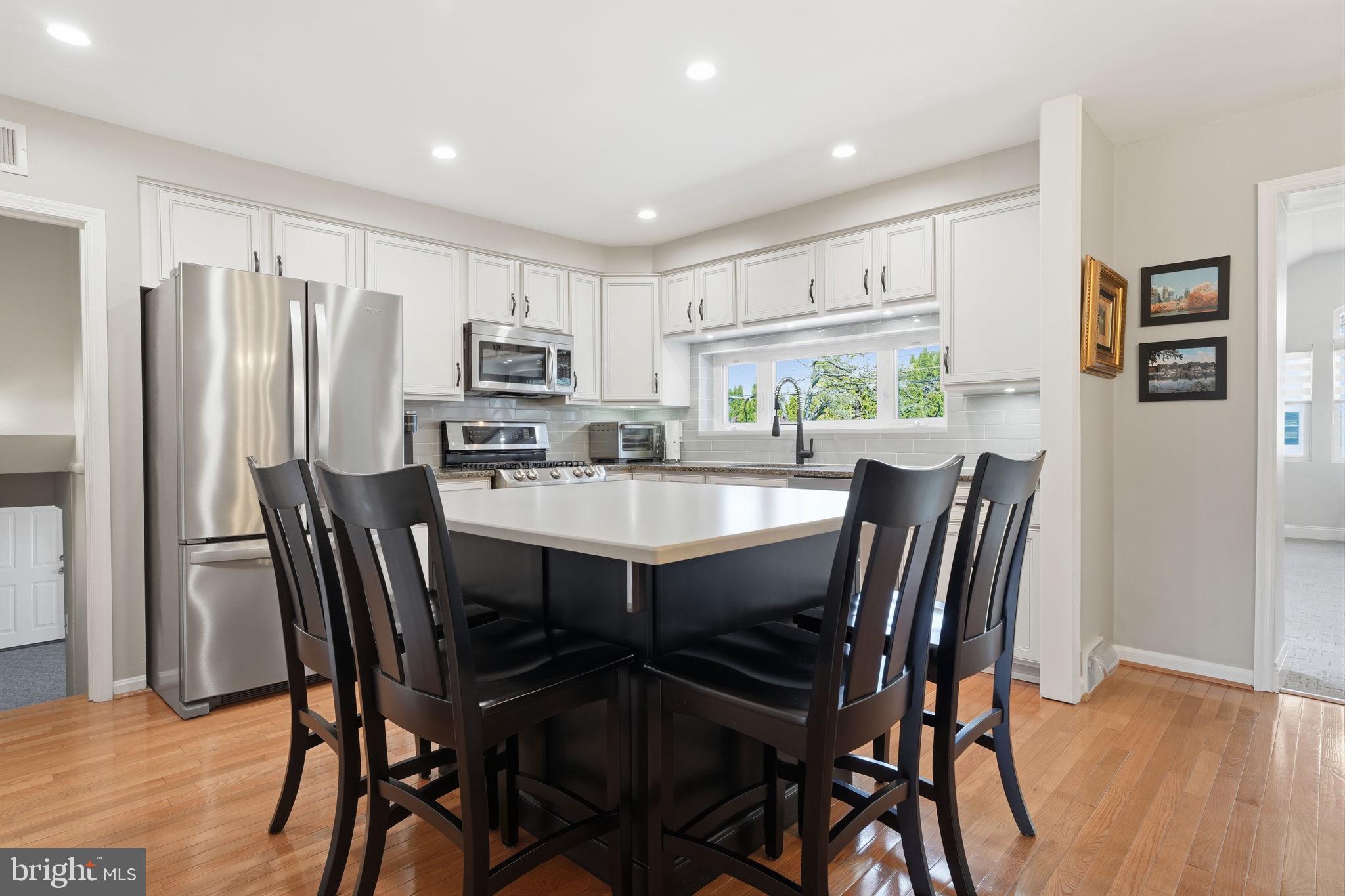 BRENTWOOD MANOR - Residential