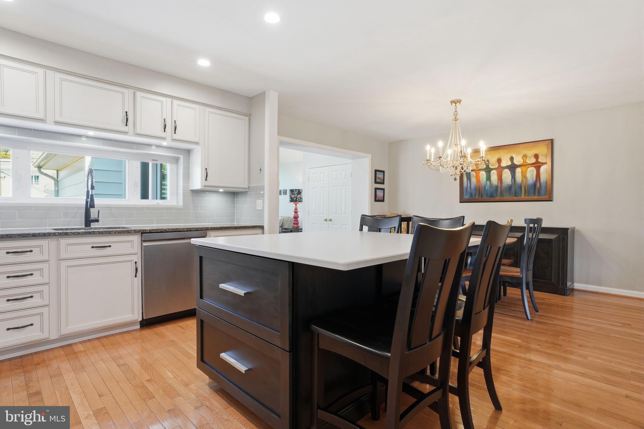 BRENTWOOD MANOR - Residential