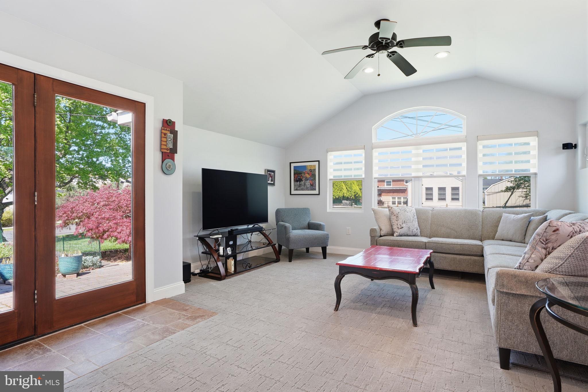 BRENTWOOD MANOR - Residential