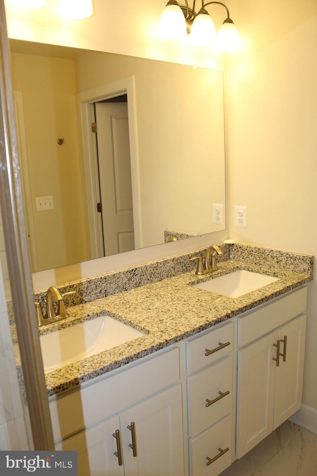 CLARKSBURG SQUARE - Residential