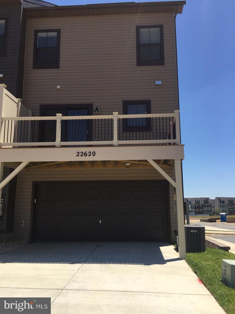 CLARKSBURG SQUARE - Residential