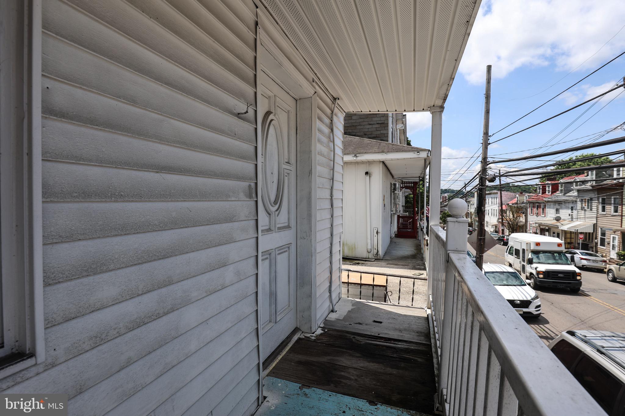 445 E NORWEGIAN STREET