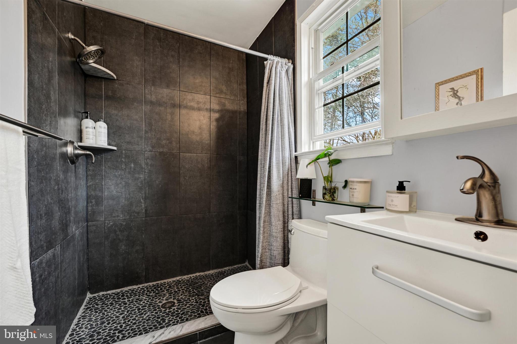 WHITE OAK MANOR - Residential