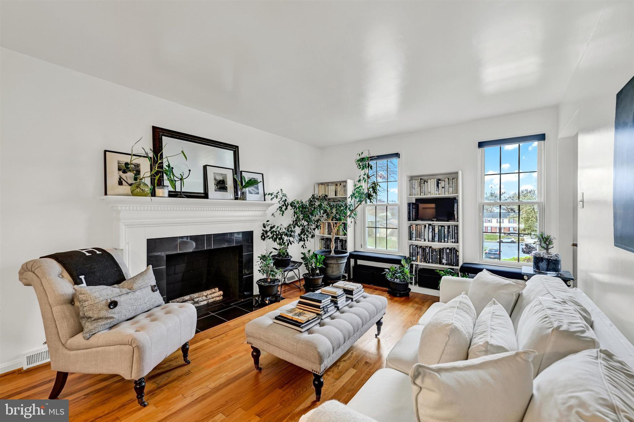 WHITE OAK MANOR - Residential