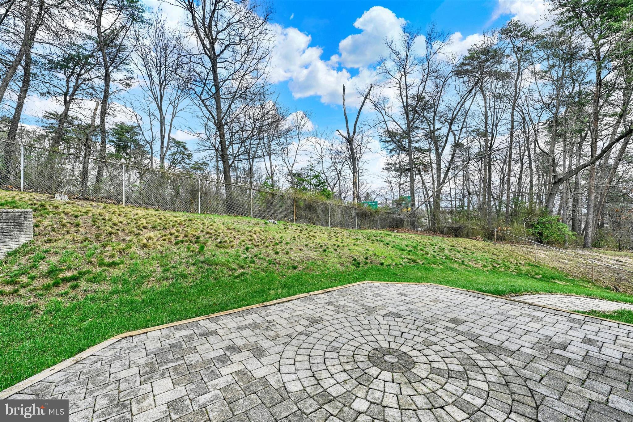 WHITE OAK MANOR - Residential