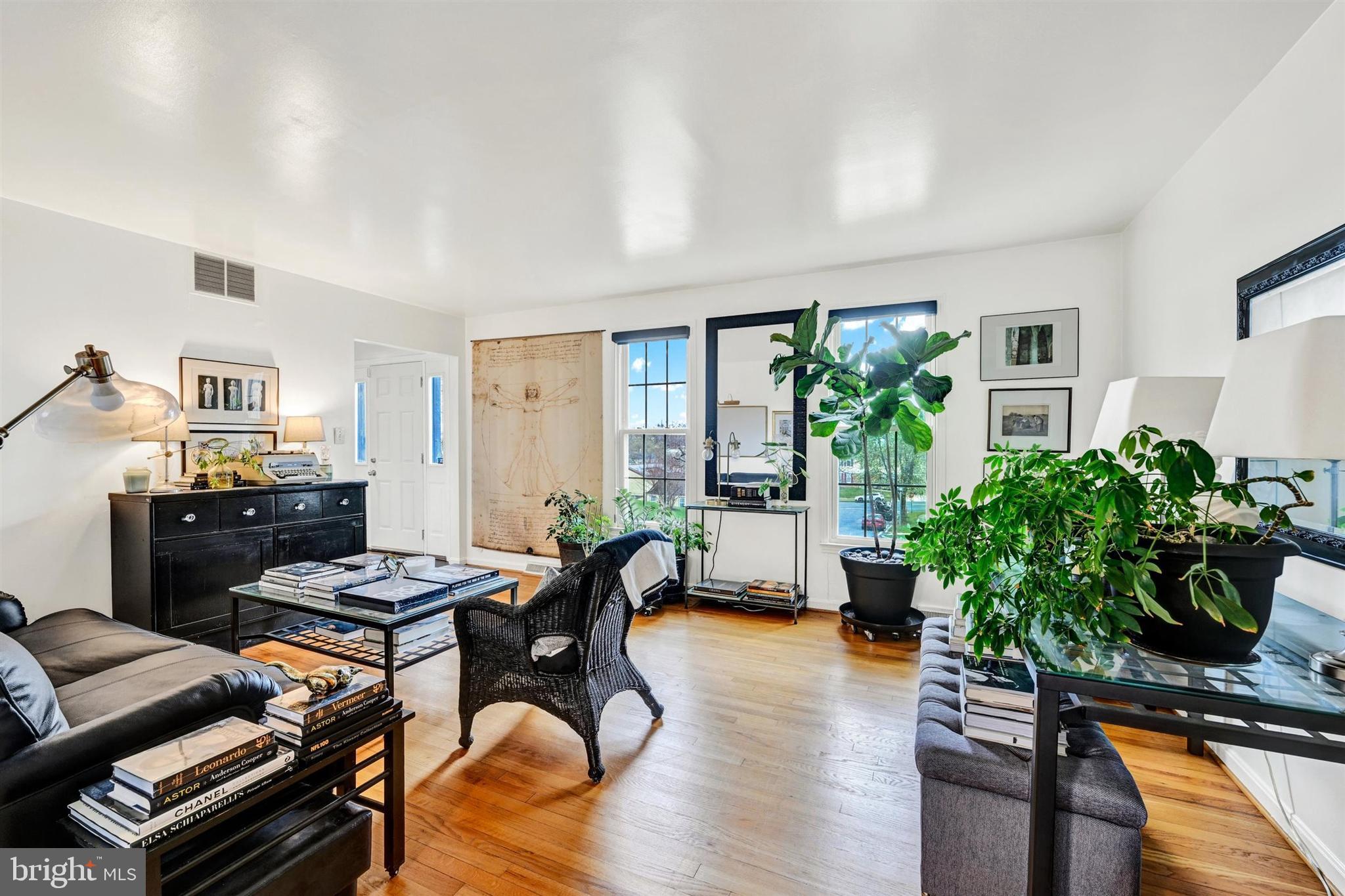 WHITE OAK MANOR - Residential