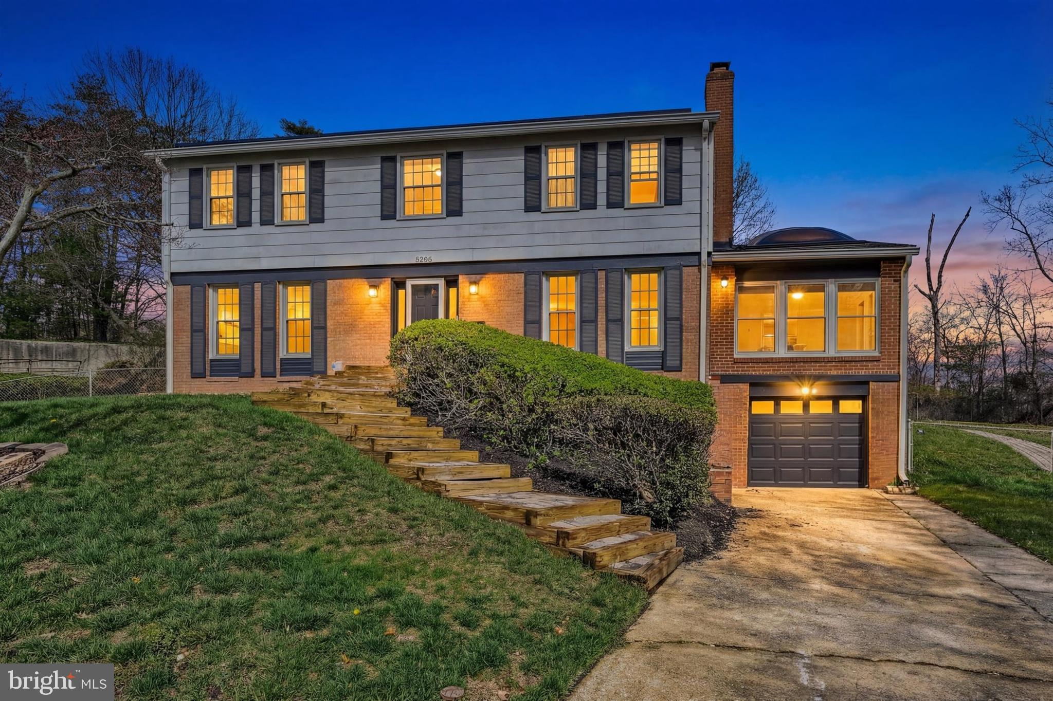 WHITE OAK MANOR - Residential