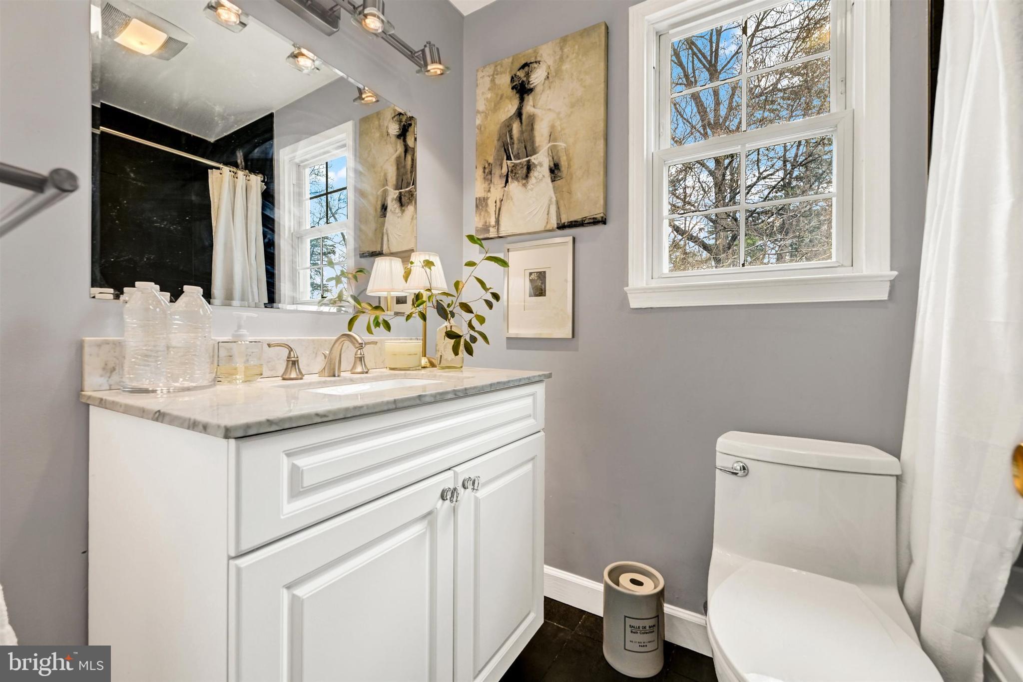 WHITE OAK MANOR - Residential