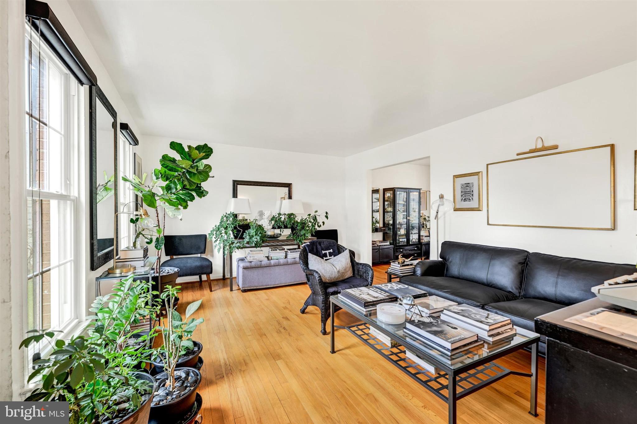 WHITE OAK MANOR - Residential