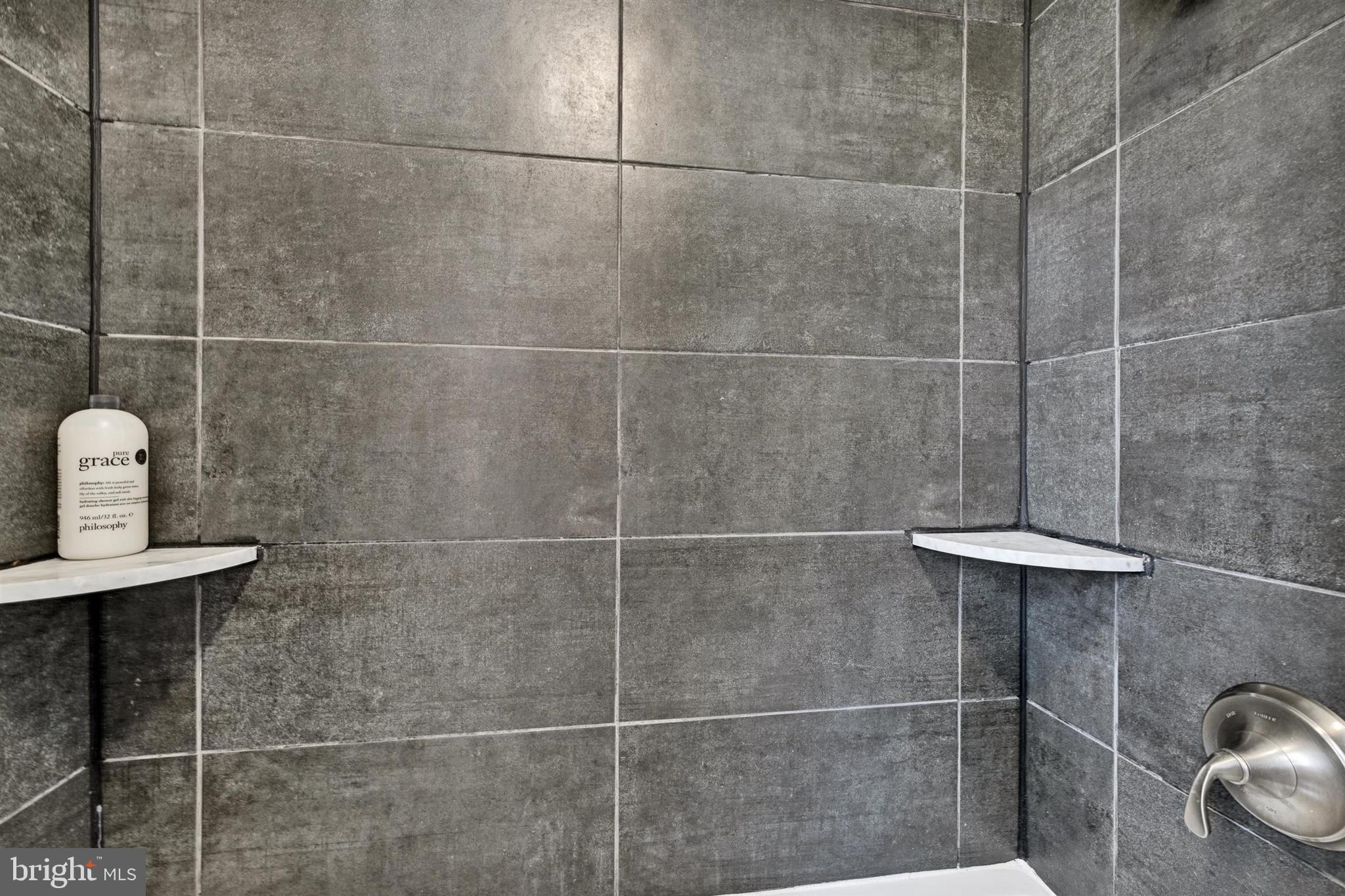 WHITE OAK MANOR - Residential