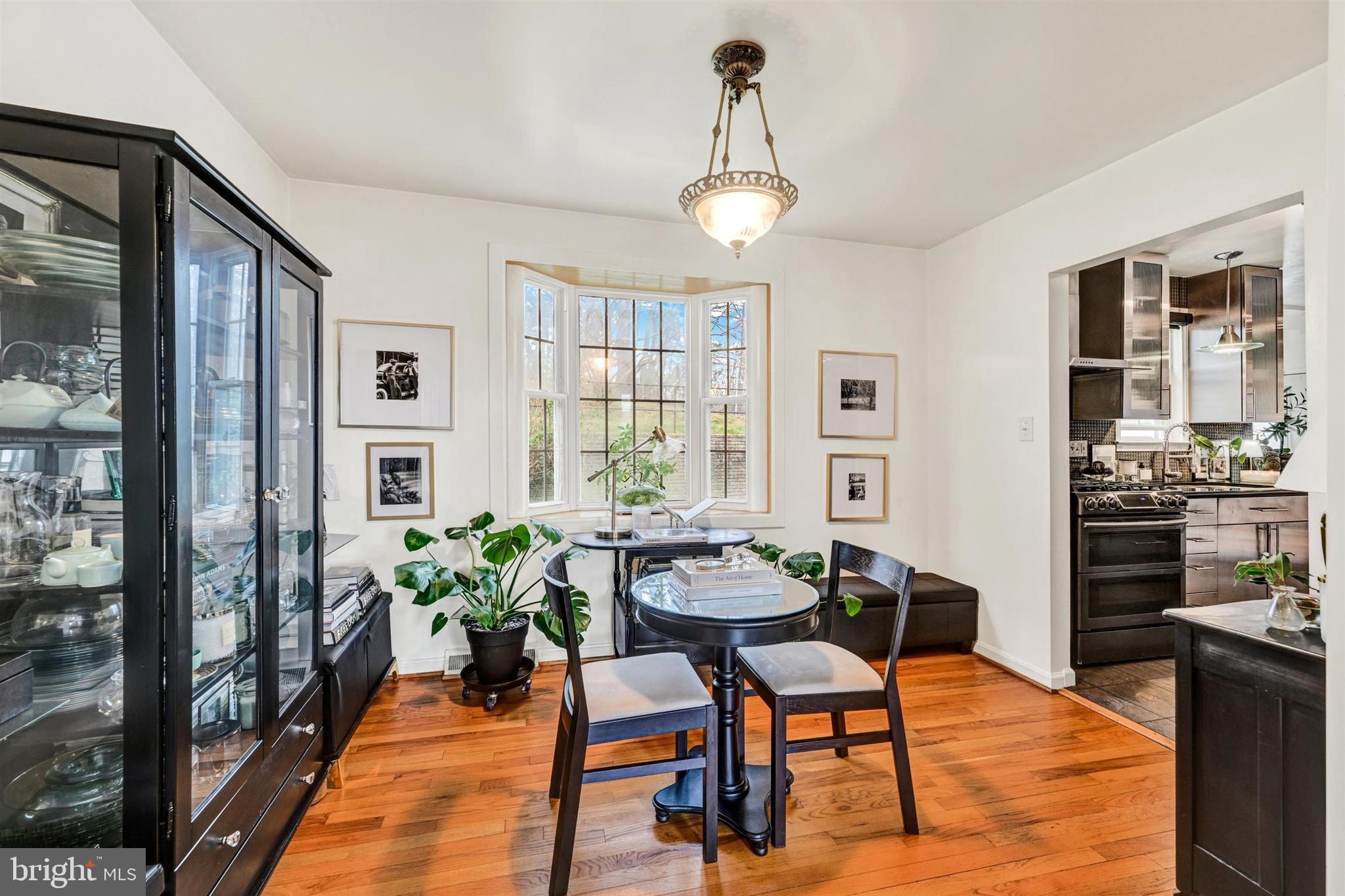 WHITE OAK MANOR - Residential