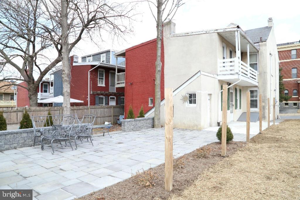 LANCASTER - Residential