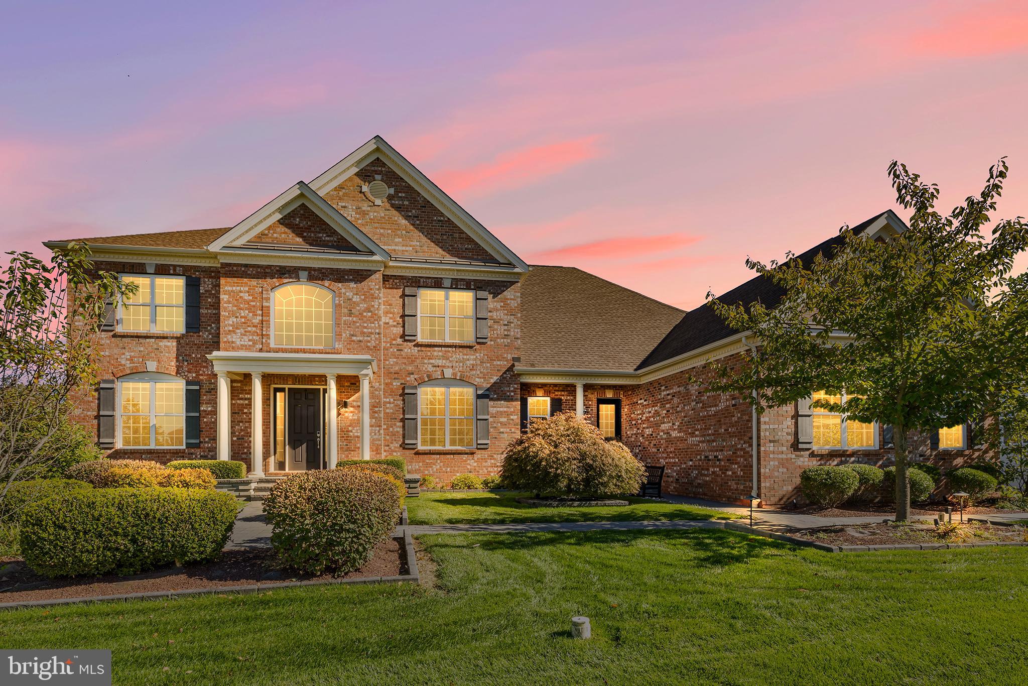 ESTATE AT MILL CREEK - Residential