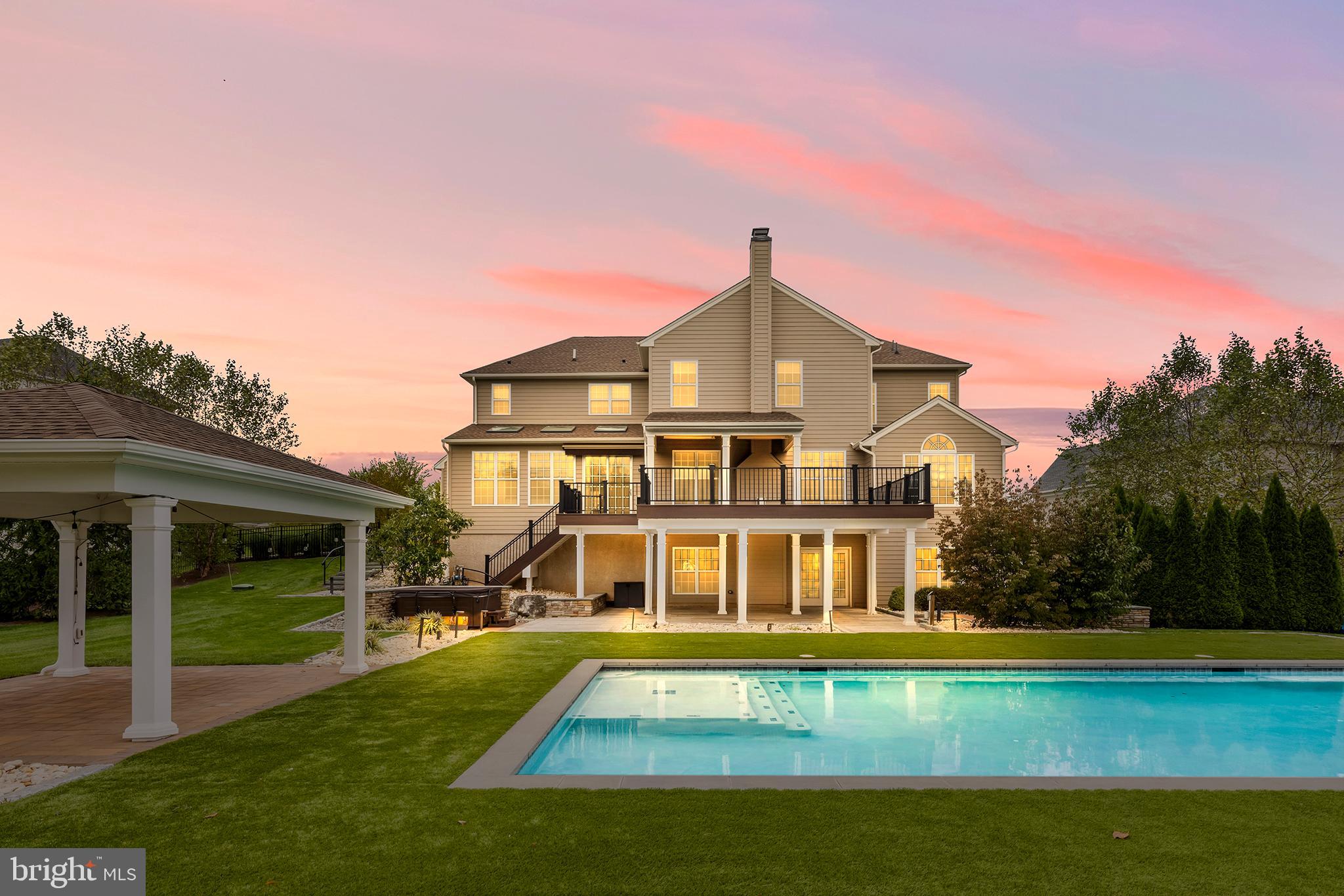 ESTATE AT MILL CREEK - Residential