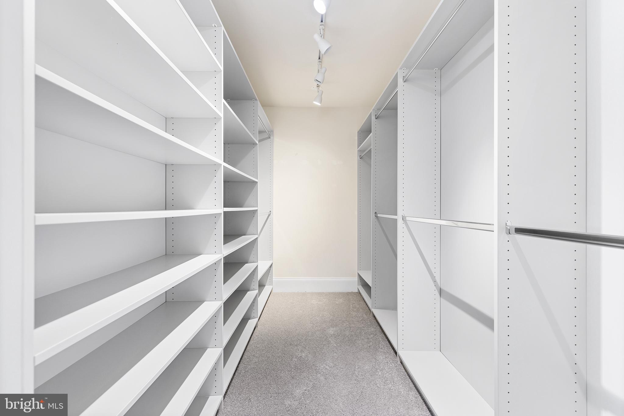 ESTATE AT MILL CREEK - Residential