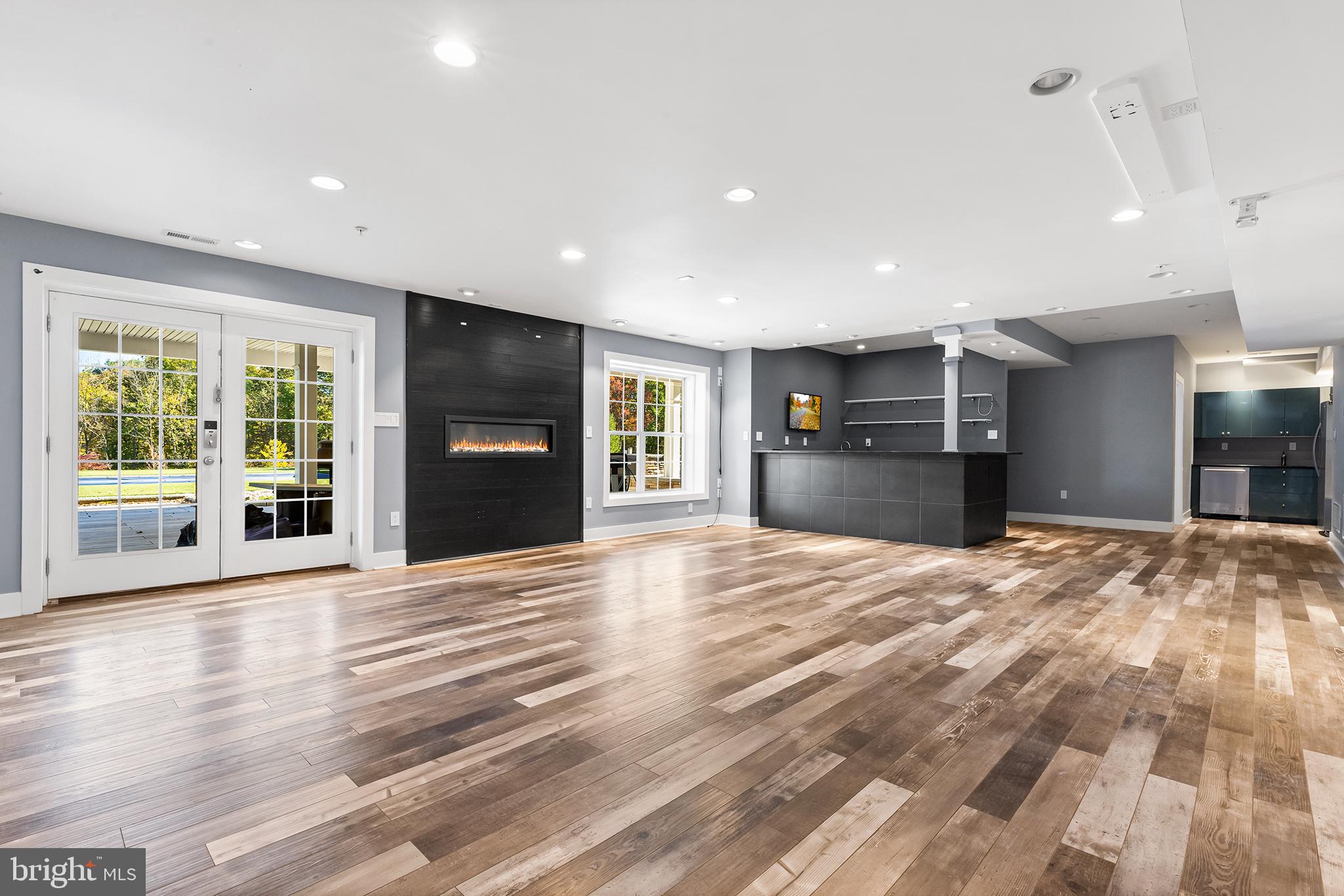 ESTATE AT MILL CREEK - Residential