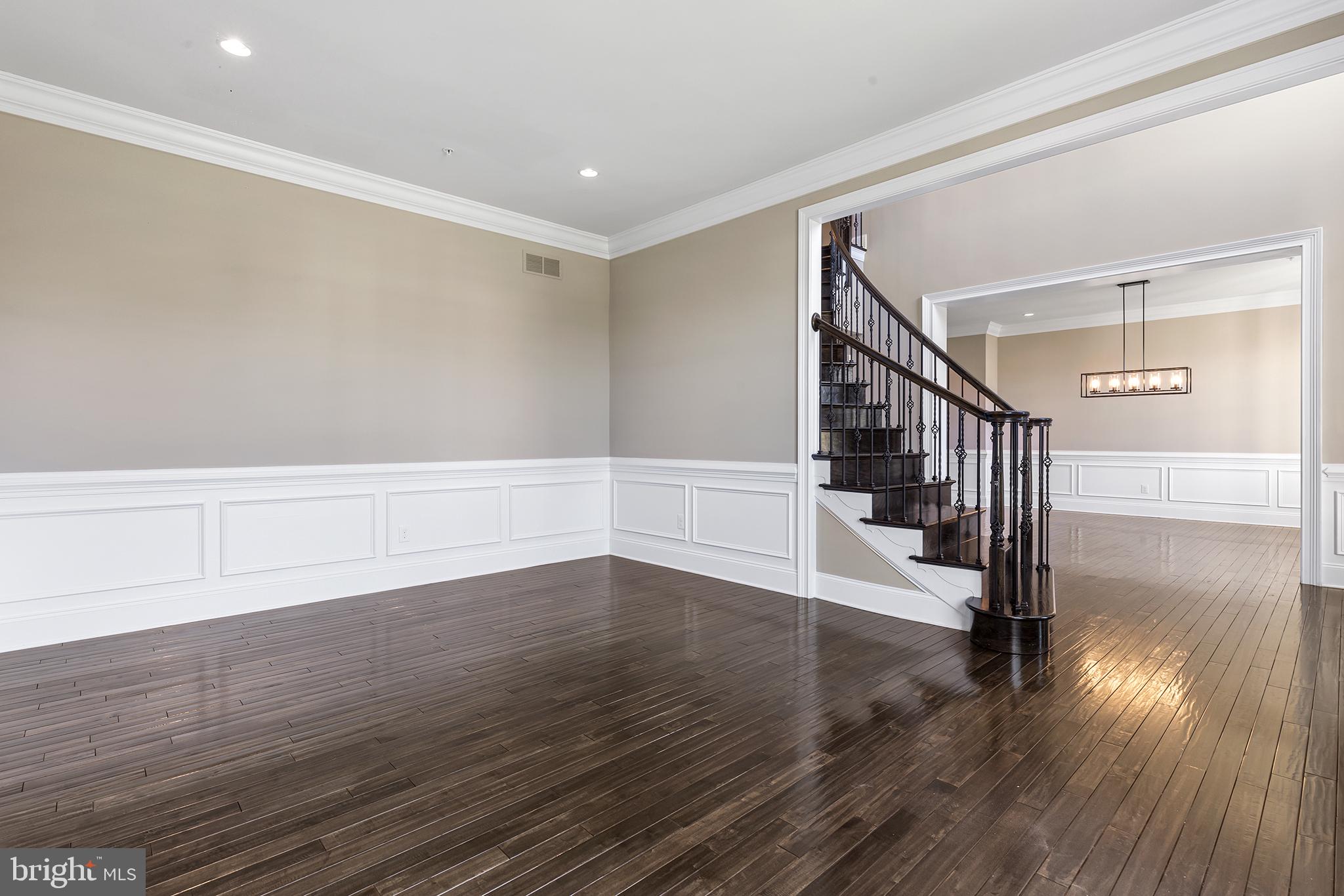 ESTATE AT MILL CREEK - Residential