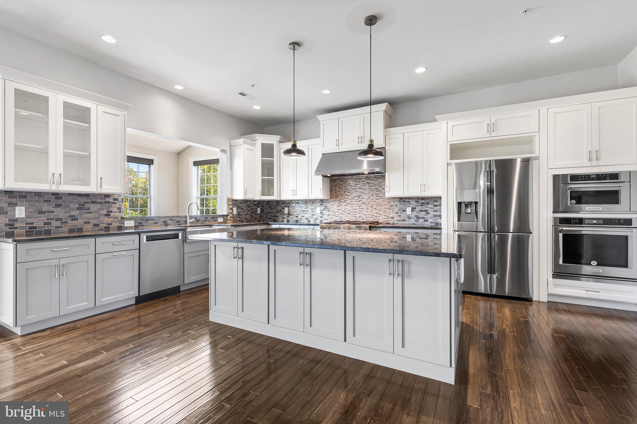 ESTATE AT MILL CREEK - Residential