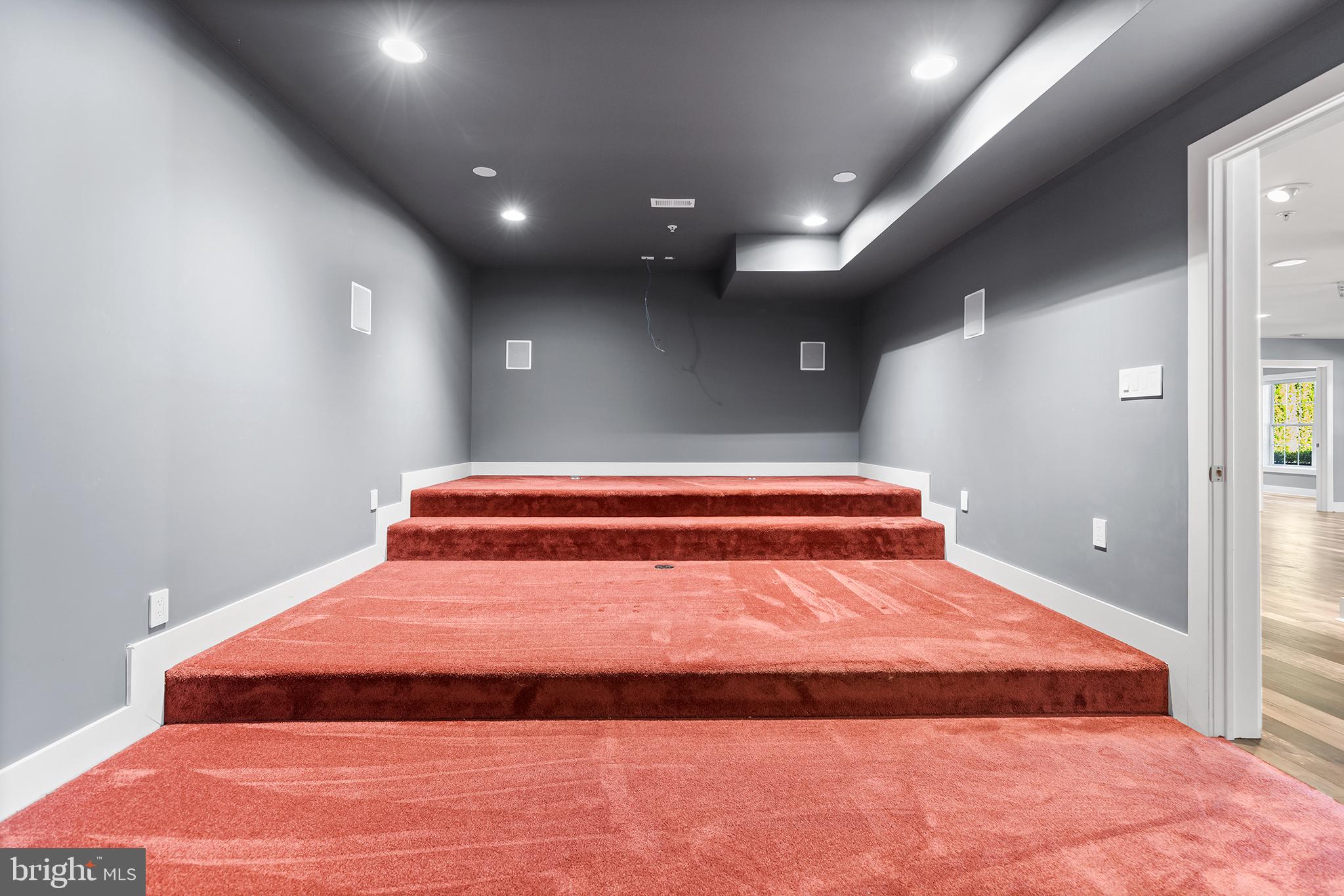 ESTATE AT MILL CREEK - Residential