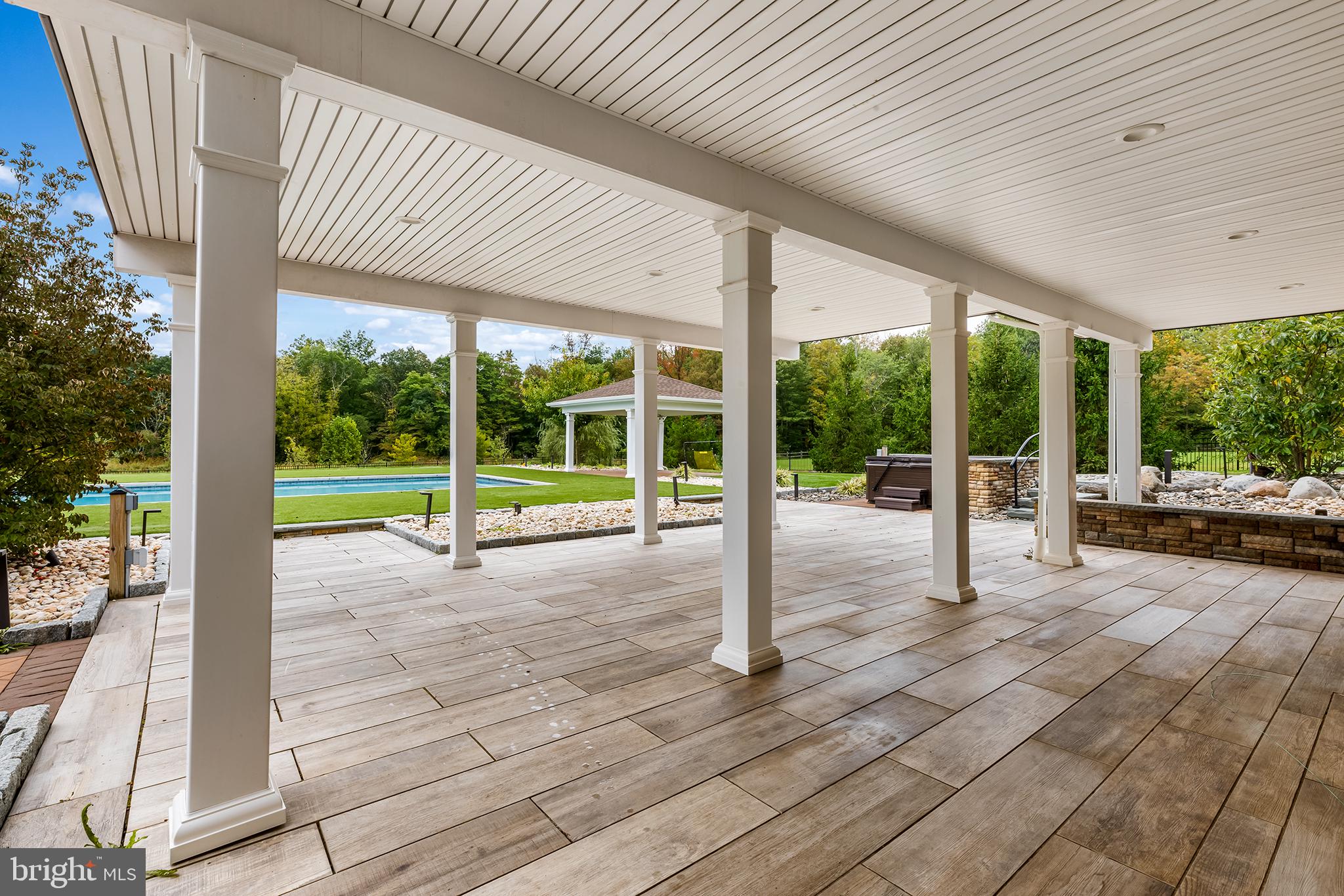 ESTATE AT MILL CREEK - Residential