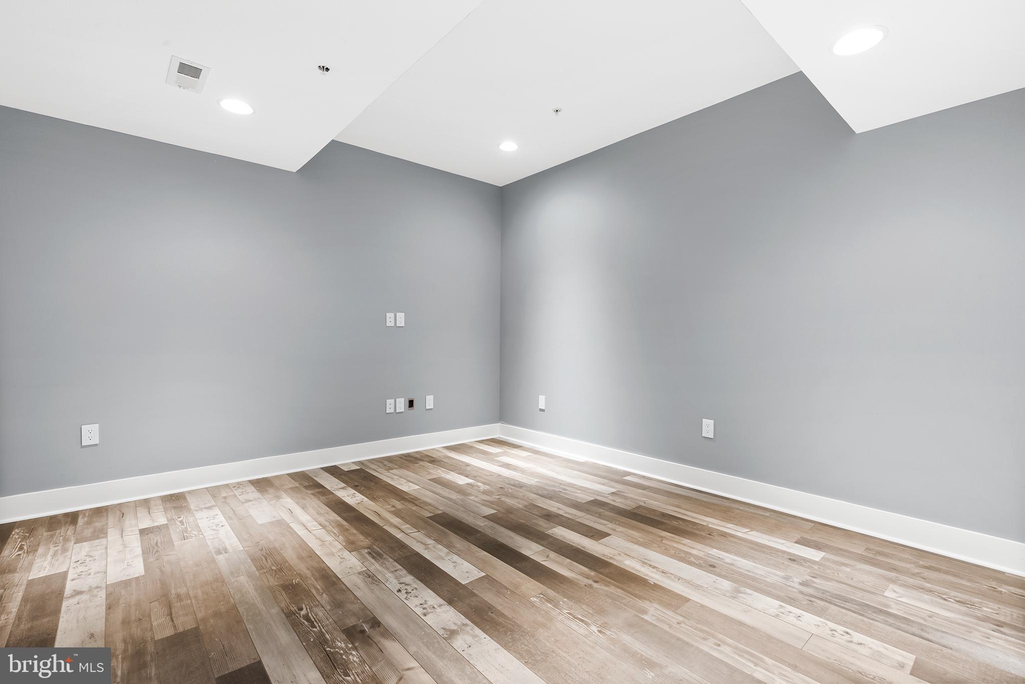 ESTATE AT MILL CREEK - Residential