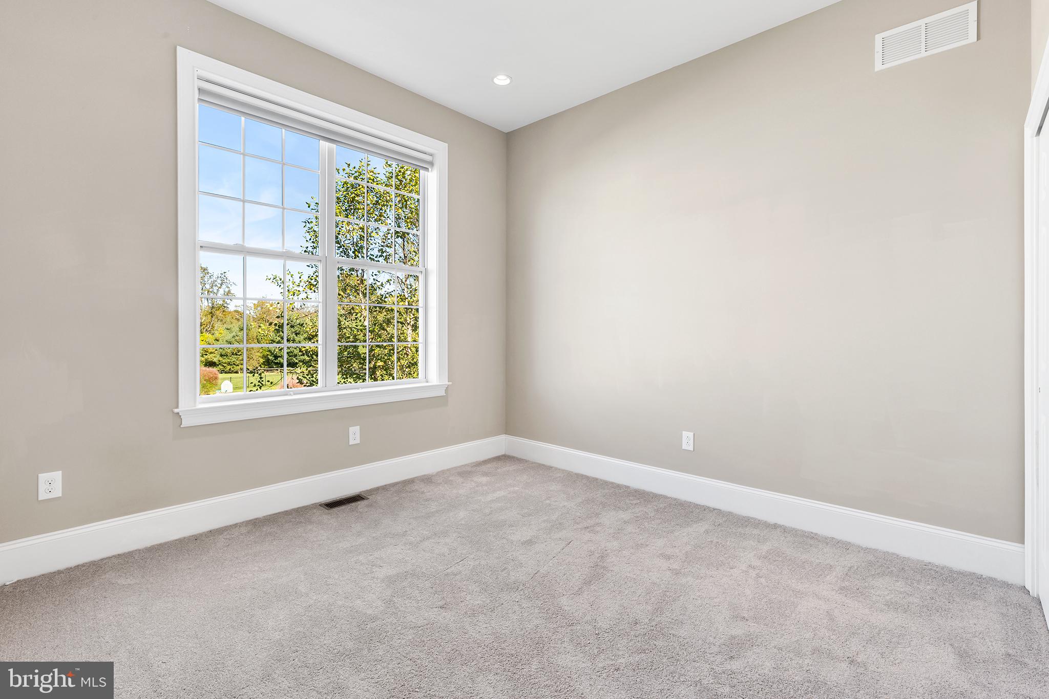 ESTATE AT MILL CREEK - Residential