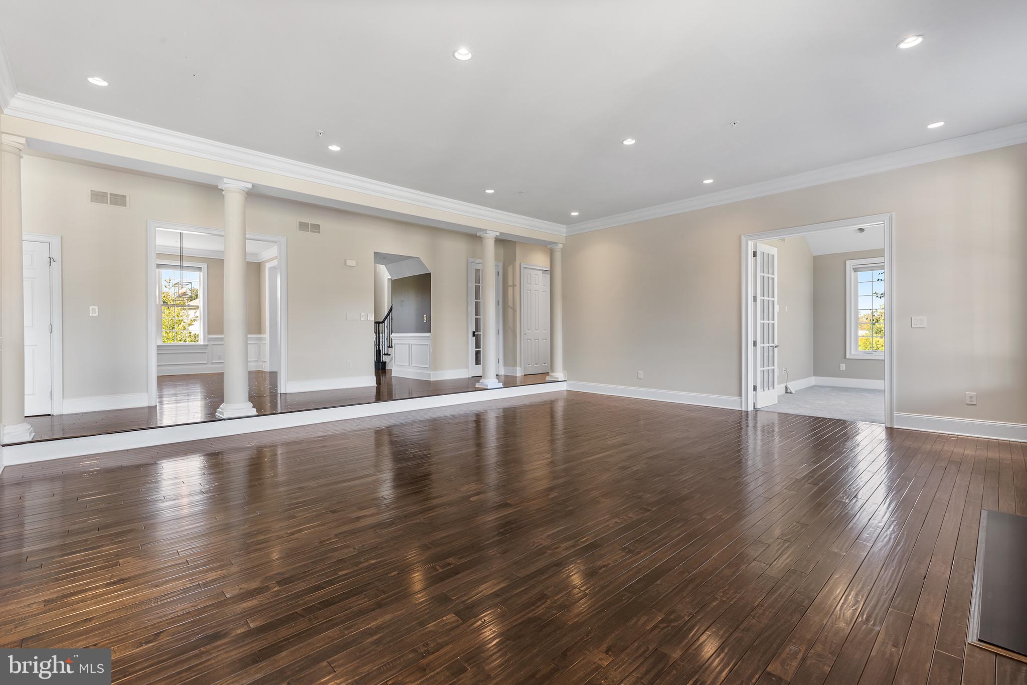 ESTATE AT MILL CREEK - Residential