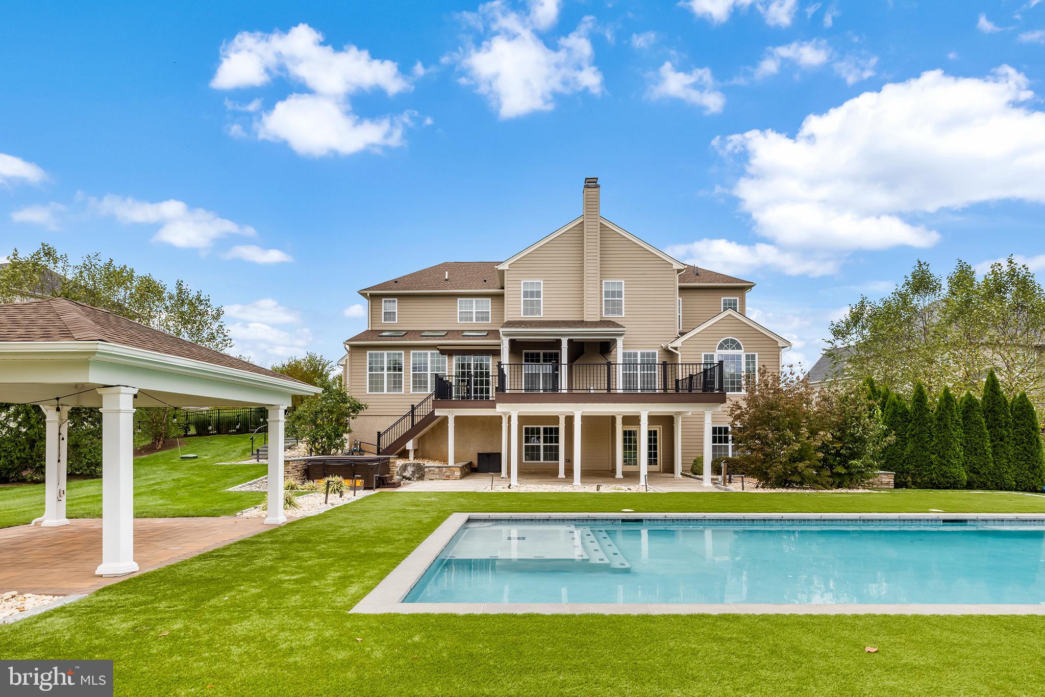 ESTATE AT MILL CREEK - Residential