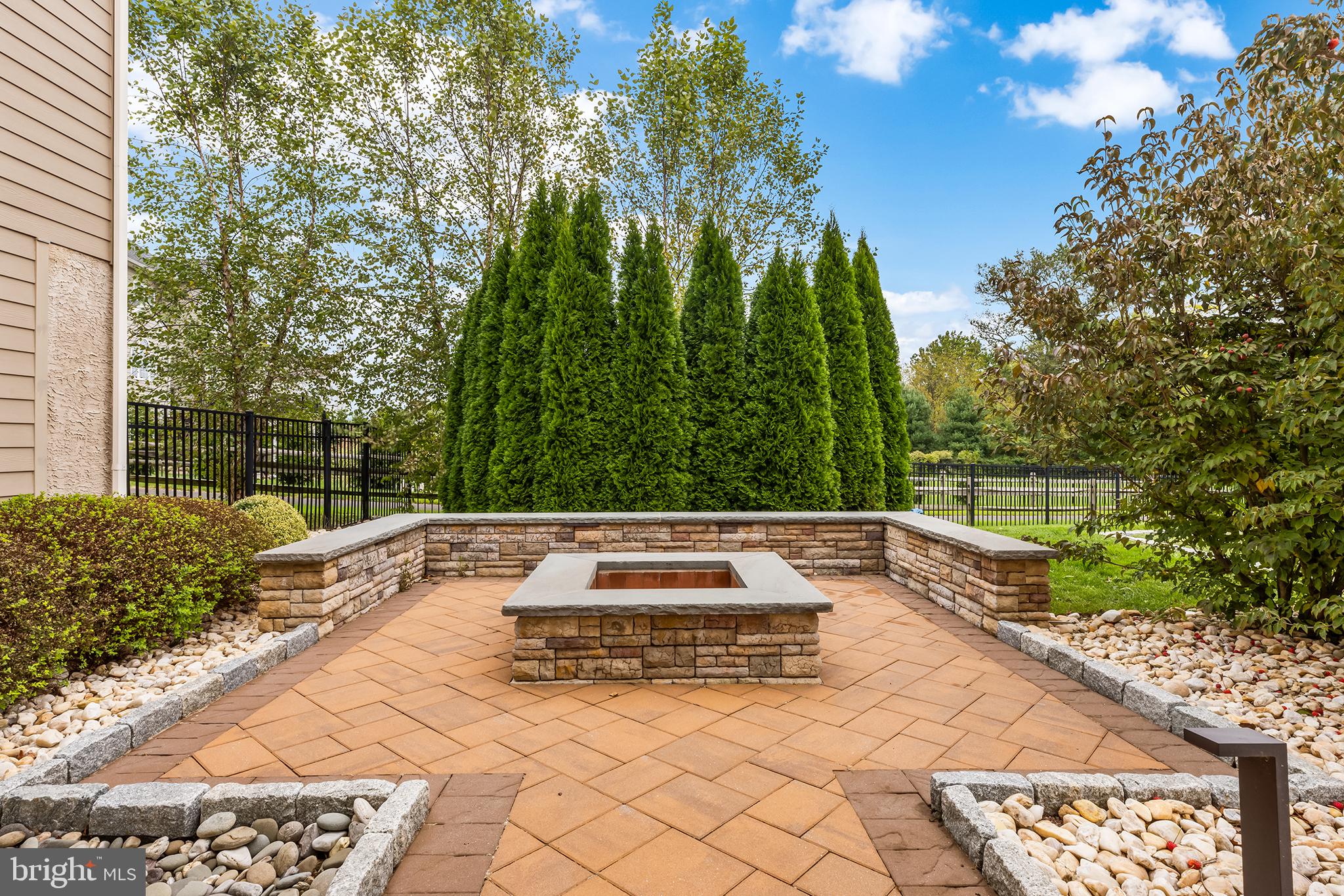 ESTATE AT MILL CREEK - Residential