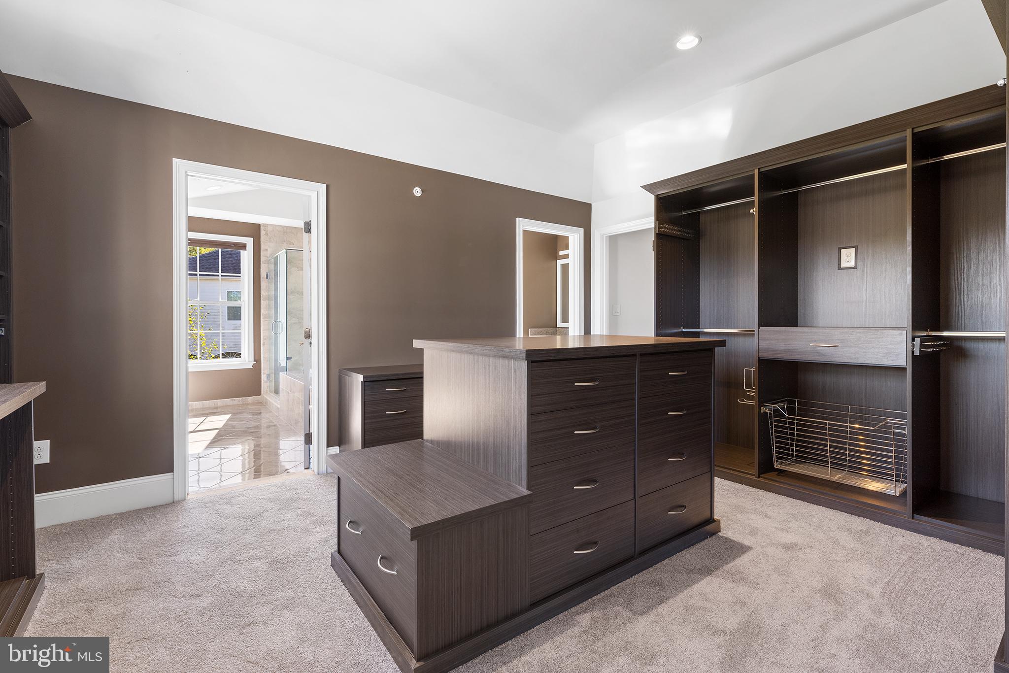 ESTATE AT MILL CREEK - Residential