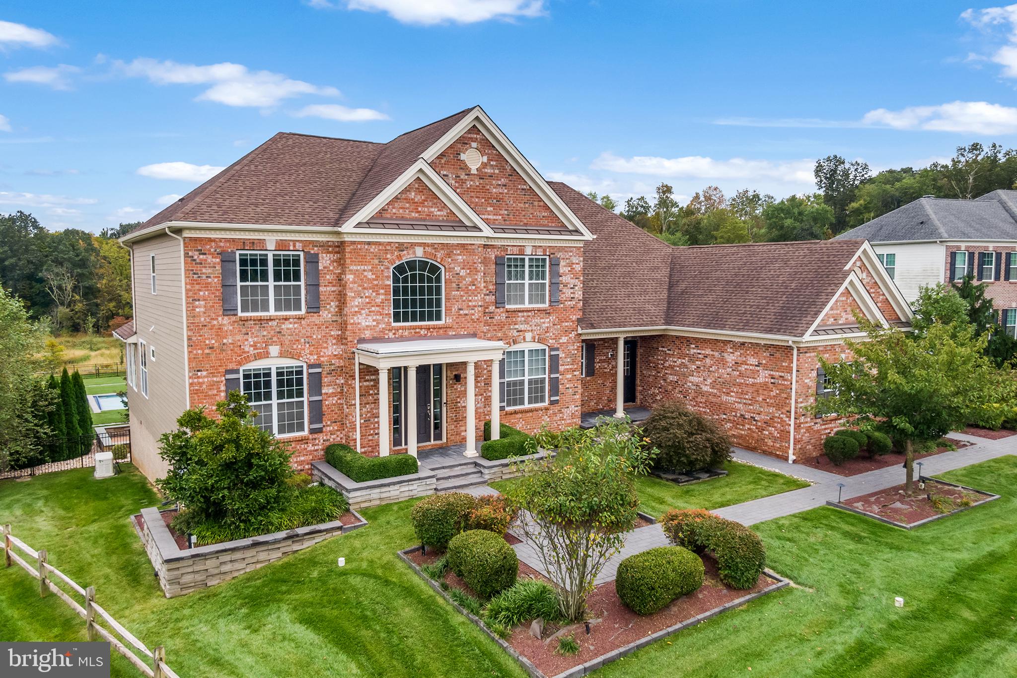 ESTATE AT MILL CREEK - Residential