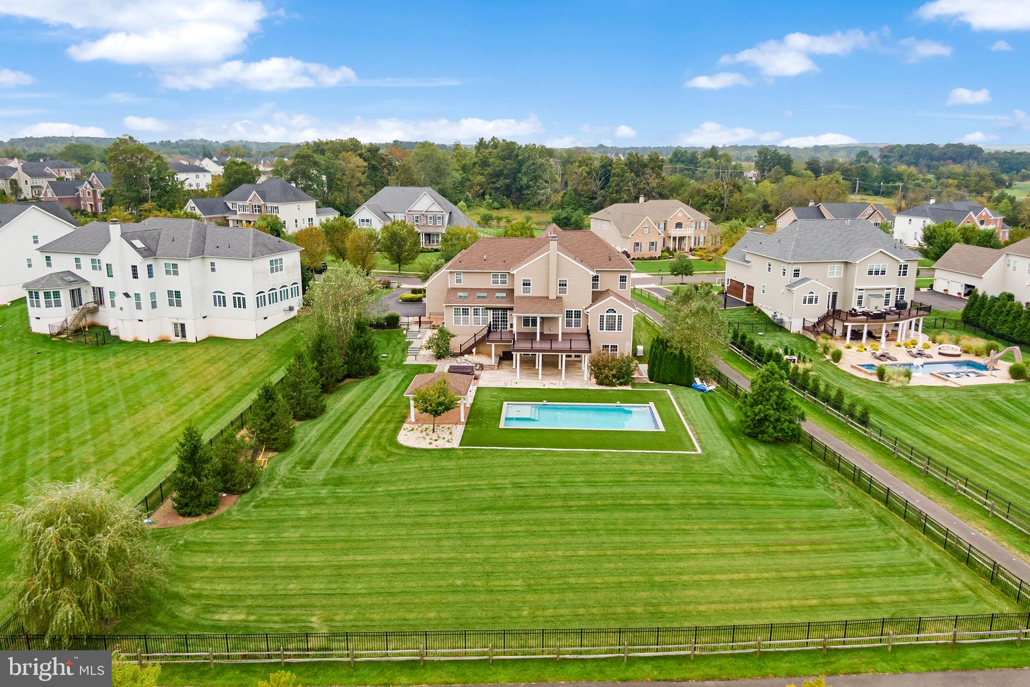 ESTATE AT MILL CREEK - Residential