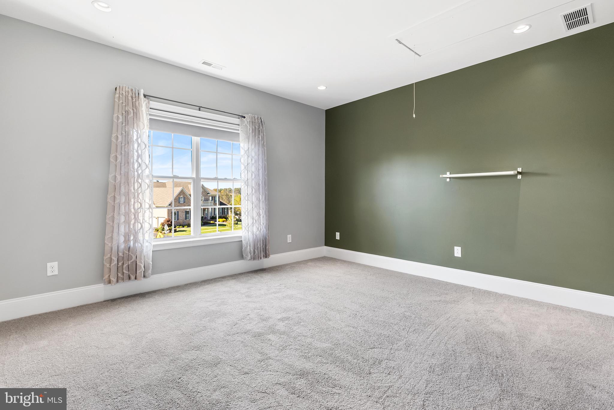 ESTATE AT MILL CREEK - Residential