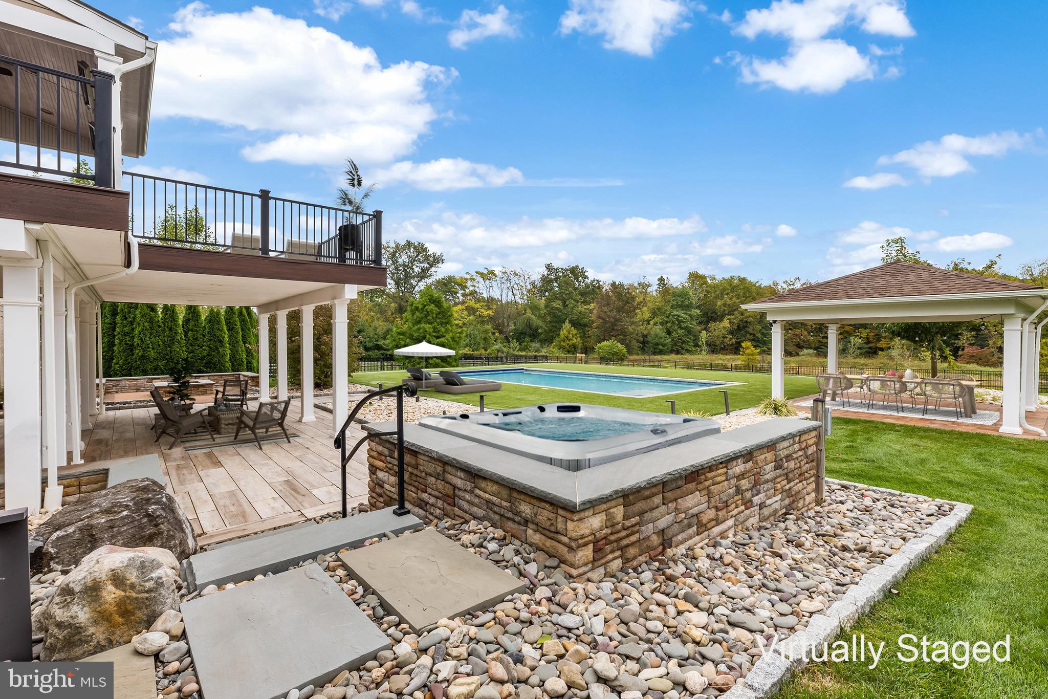 ESTATE AT MILL CREEK - Residential