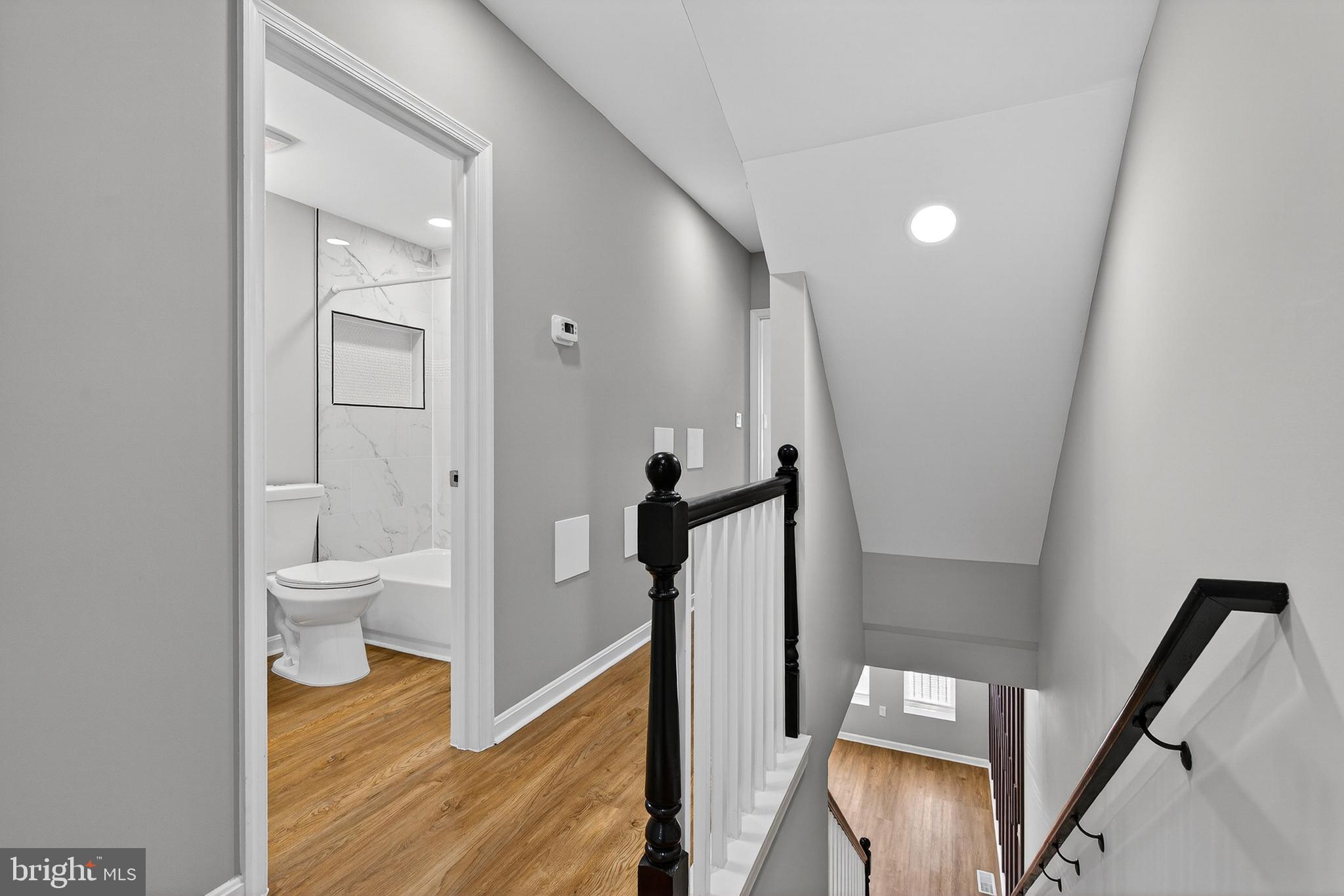 SANDTOWN-WINCHESTER - Residential