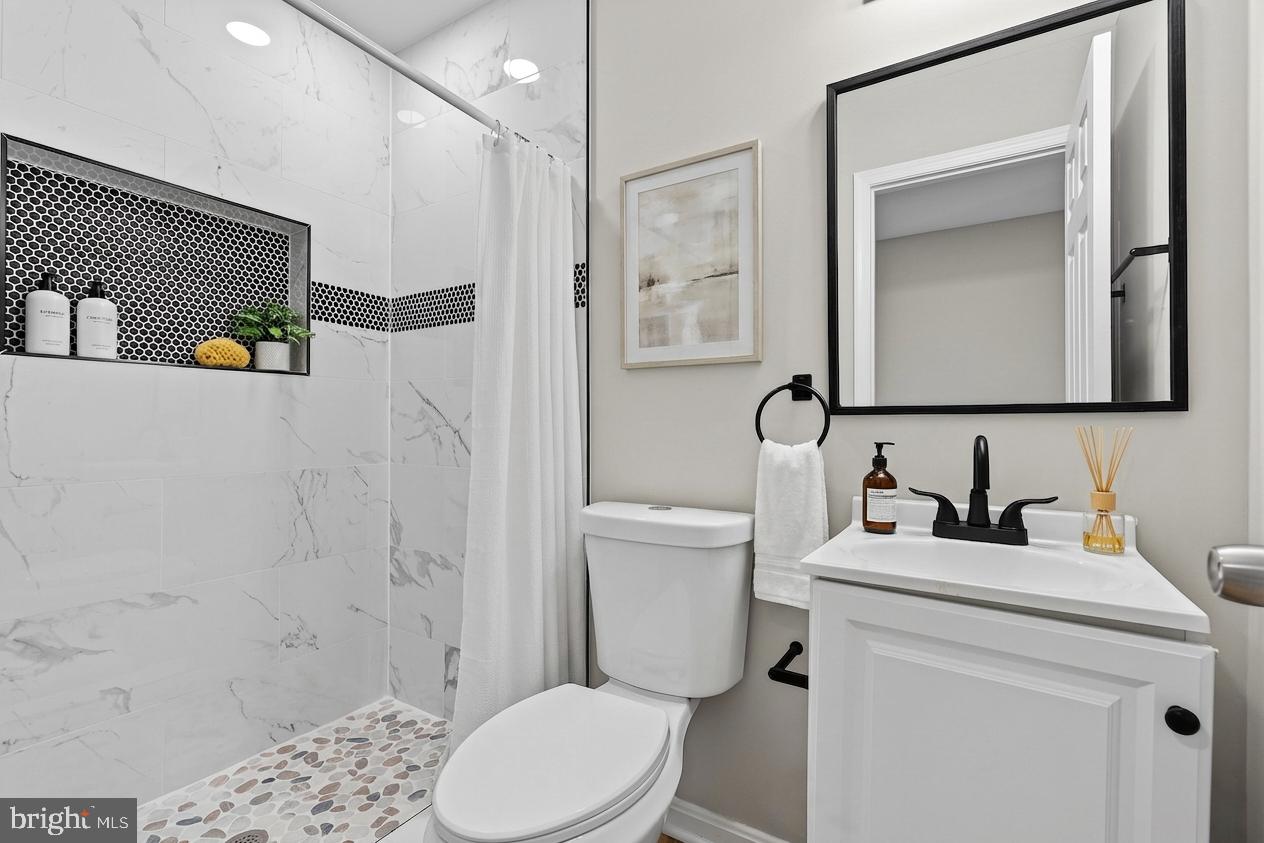 SANDTOWN-WINCHESTER - Residential