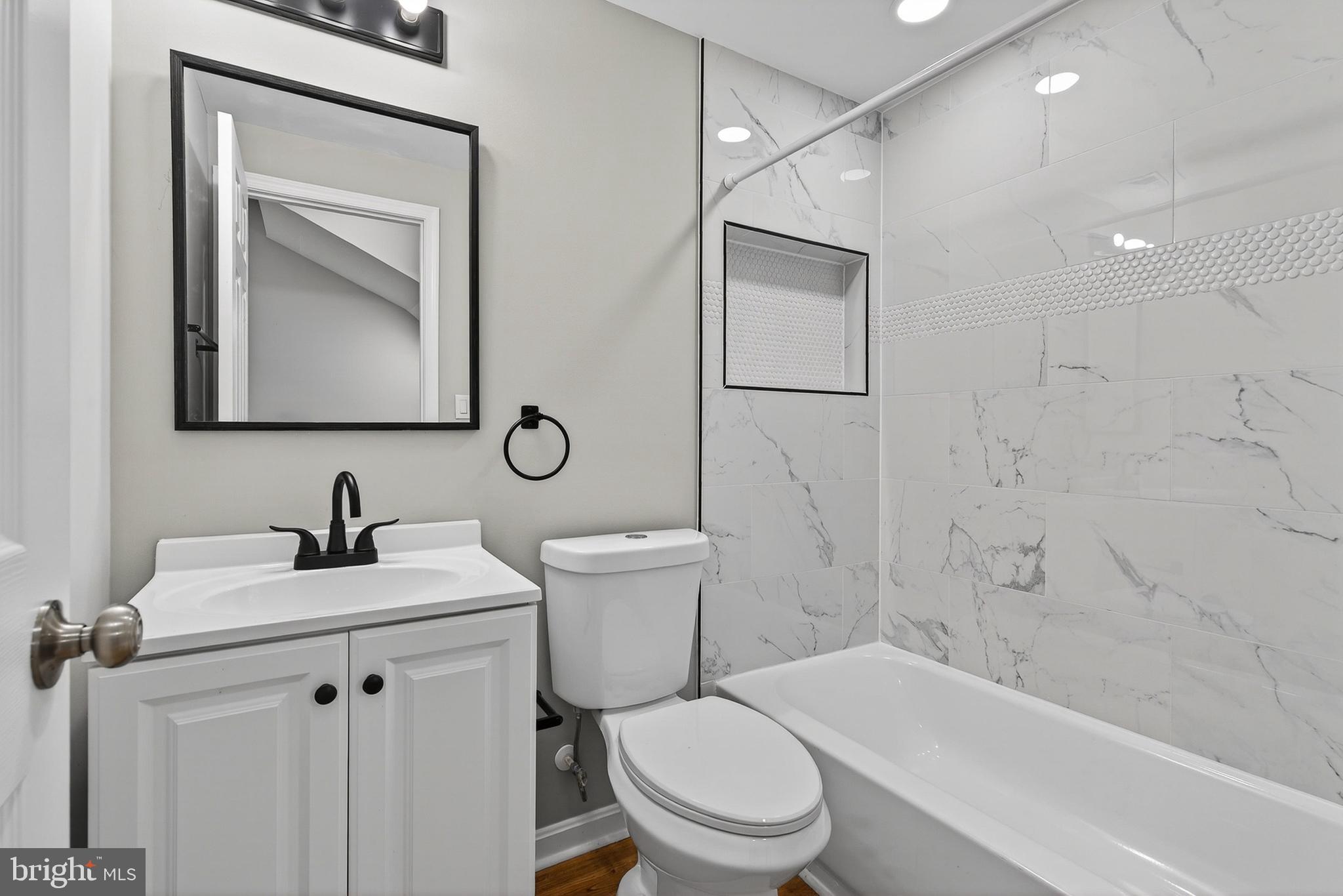 SANDTOWN-WINCHESTER - Residential