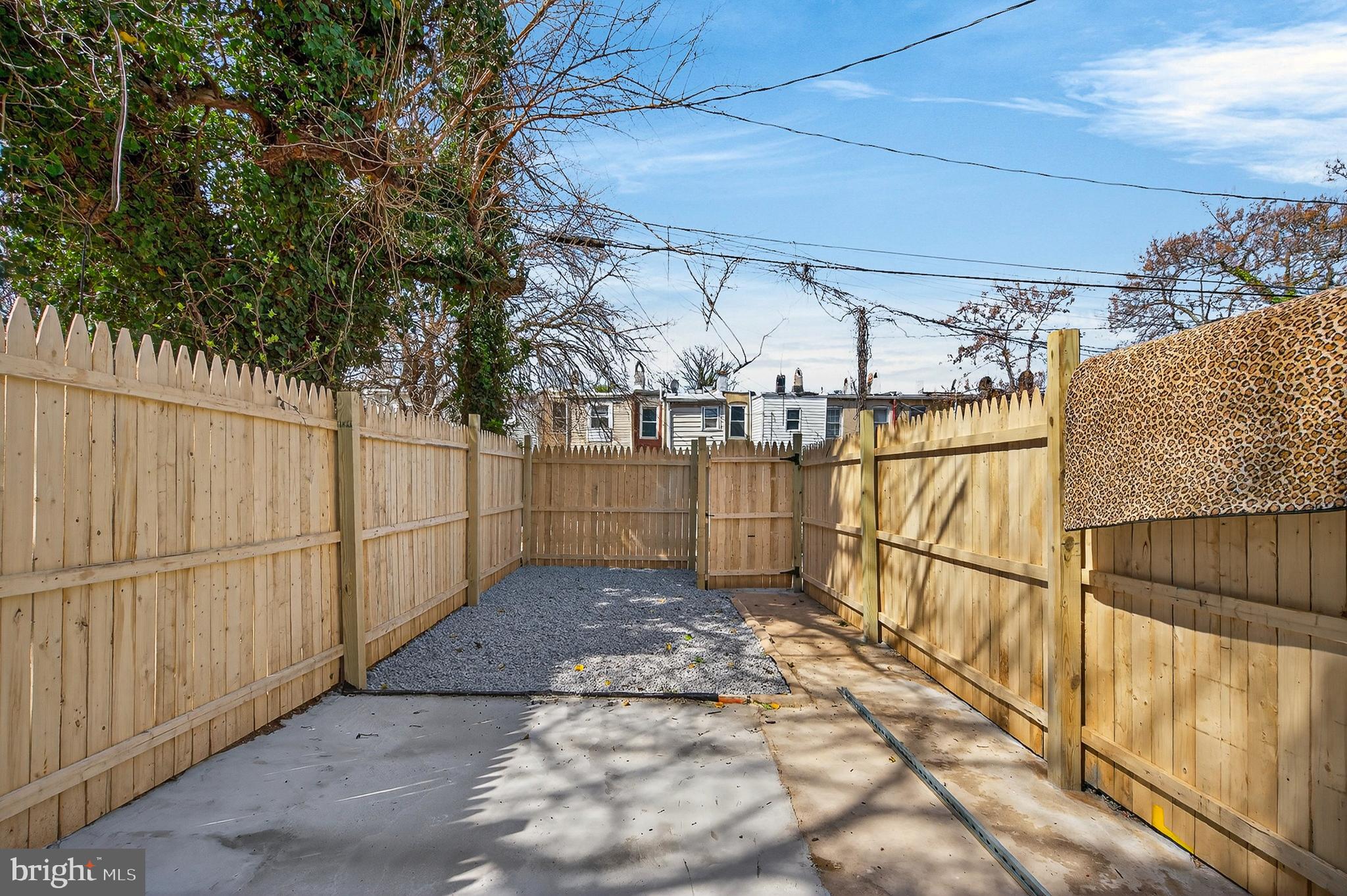 SANDTOWN-WINCHESTER - Residential